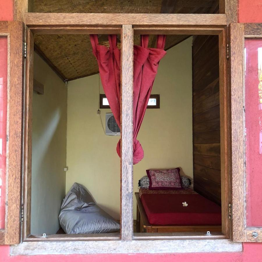 Harry'S Ocean House Pacitan 아파트 외부 사진
