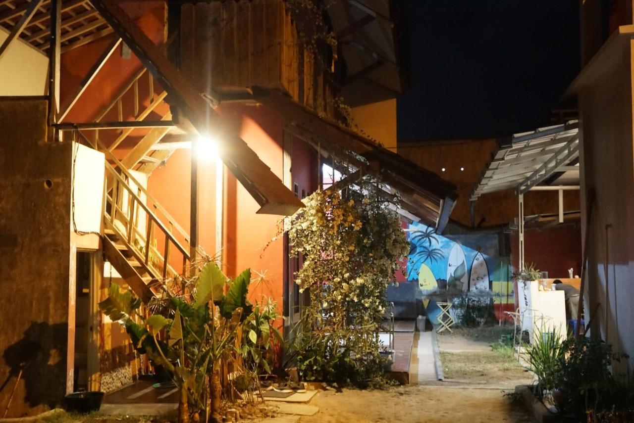Harry'S Ocean House Pacitan 아파트 외부 사진