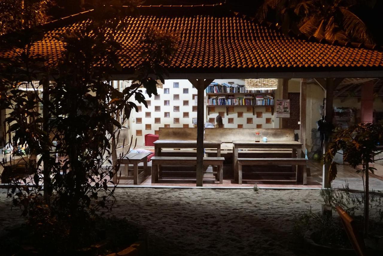 Harry'S Ocean House Pacitan 아파트 외부 사진