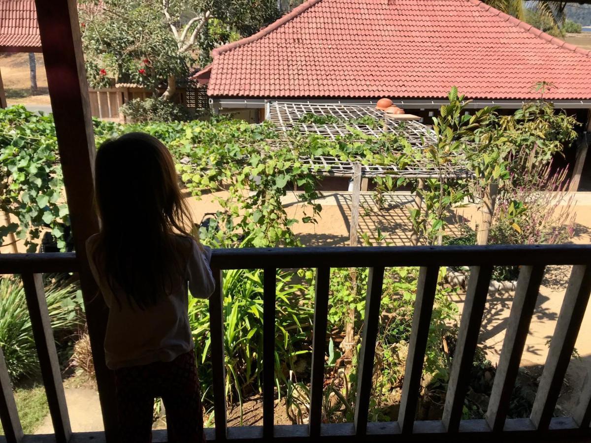 Harry'S Ocean House Pacitan 아파트 외부 사진
